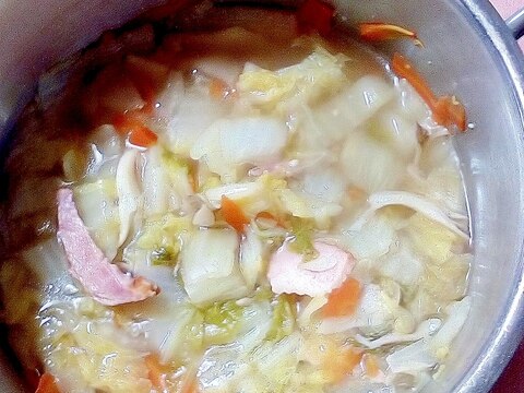 厚切りショルダーベーコンと白菜のとろとろスープ